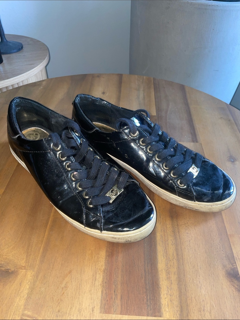 Women' Black Patent Leather Casual Sneakers